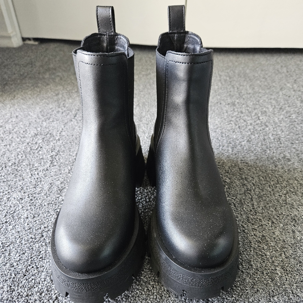 Steve Madden Malcome Black Ankle Boots